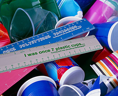 塑料制品產(chǎn)業(yè)全景 應(yīng)用、發(fā)展與可持續(xù)挑戰(zhàn)